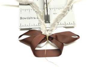 Wire ribbon bow making