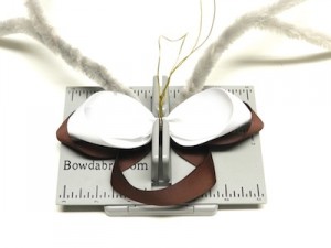 making a bow with wired ribbon