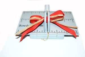 make a bow for gifts
