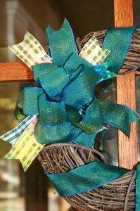 Make Unique Housewarming Wreath with Bows