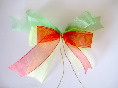 how to make a ribbon wreat
