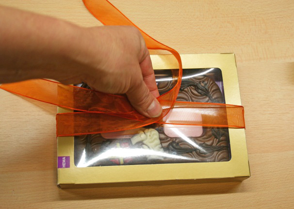 Create Ribbon Around a Gift Box