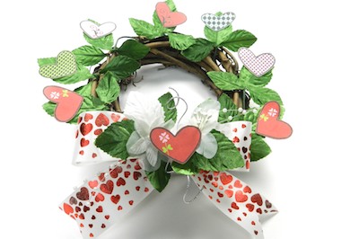 Create Beautiful Small Grapevine Wreaths 