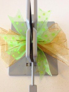 how to make bows with ribbon 
