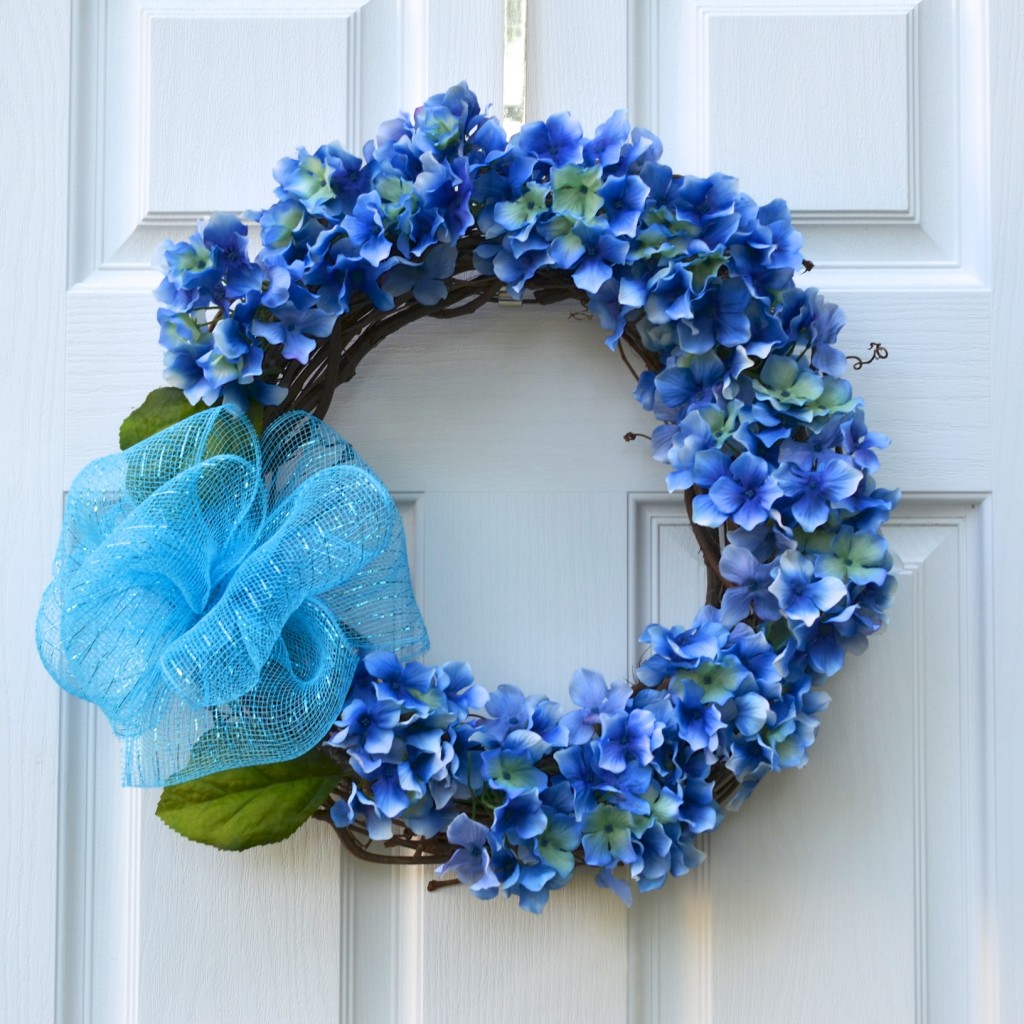 Grapevine Wreath DIY with Bowdabra Deco Mesh Bow