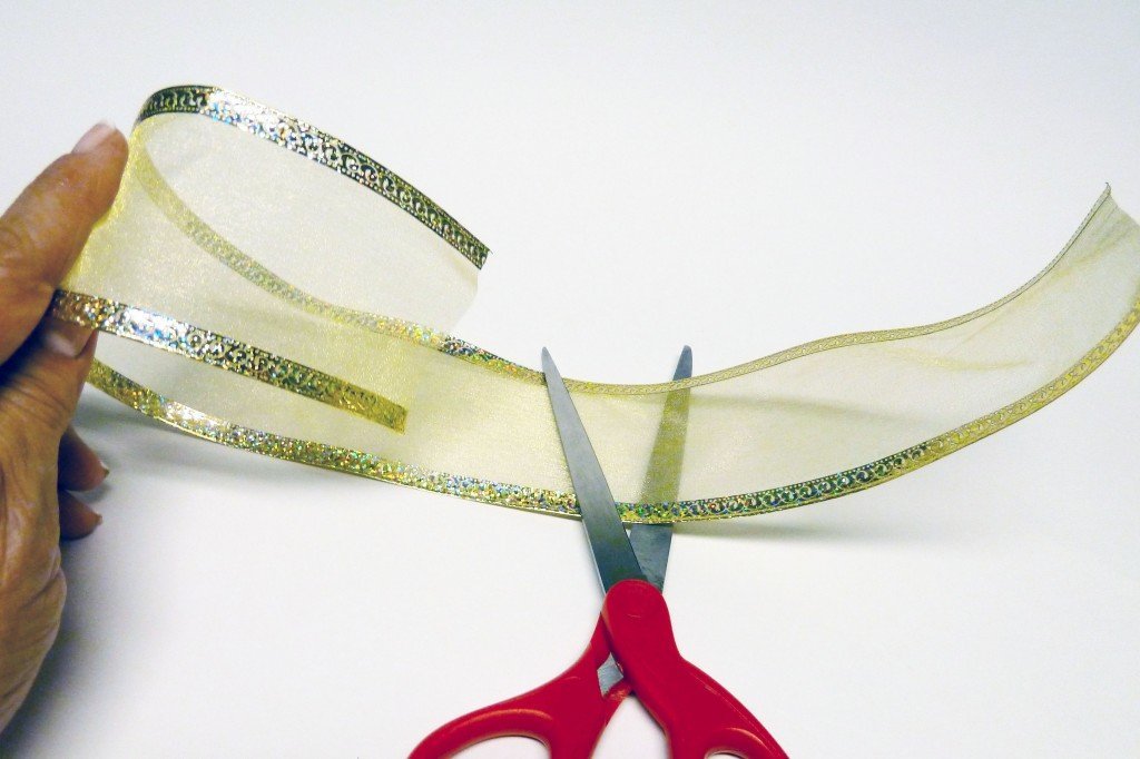 Microsoft Word - Bow tie pendant.docx