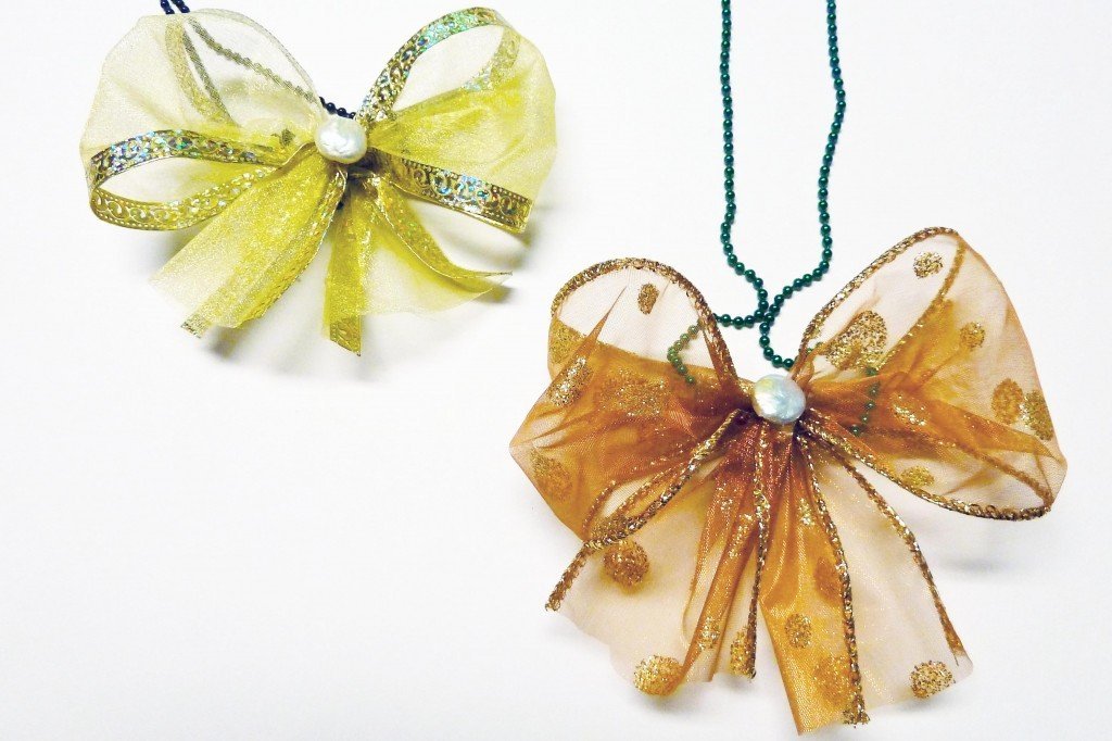 Microsoft Word - Bow tie pendant.docx