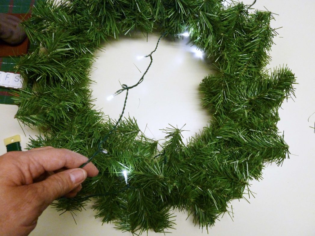 How to Make a Large Christmas Wreath with Bowdabra, Christmas Decor