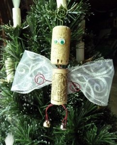 Microsoft Word - Recycled wine cork angel ornament.docx