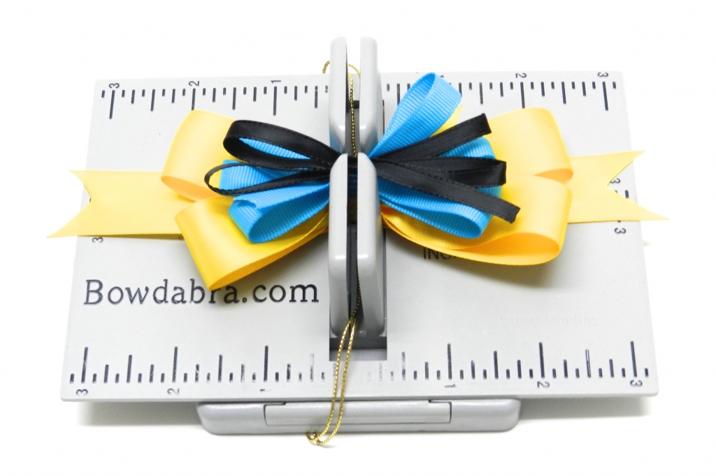 Make a Bow With Ribbon 