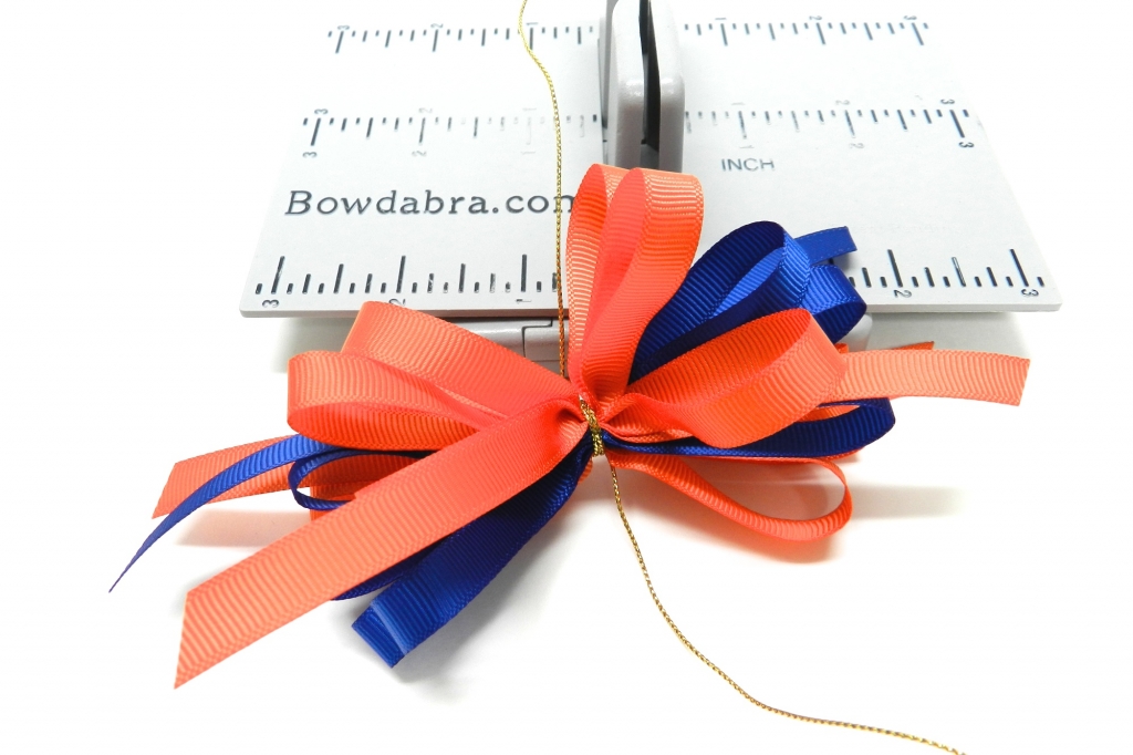 how to tie a ribbon on a gift tag
