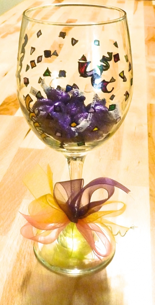 Make Wine Glass Decorations & Tags for Your Birthday Party
