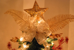 Christmas Tree Bow Topper Tutorial