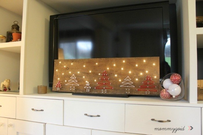 DIY: Reclaimed Holiday Sign