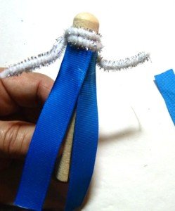 making a bow with wired ribbon