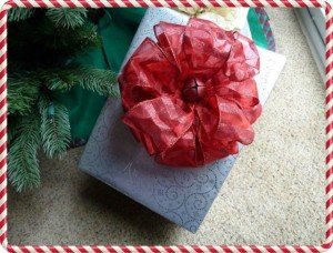 How to make gorgeous decorative holiday bows 
