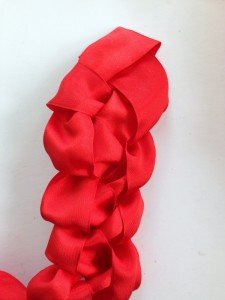Make Gorgeous Ribbon Lei wreath