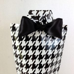 perfect wrapping wine bottle bow tie