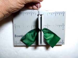 How to make a Christmas Tree Hair Clip 