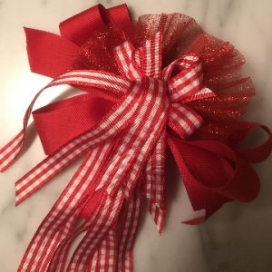 How to make wall hanging bows for valentines