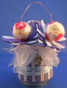 Holiday Crafts with Bowdabra - lollipop bouquet.