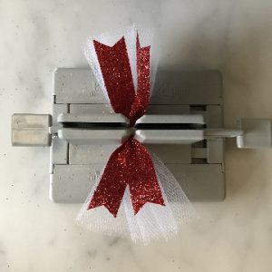 step-by-step DIY tutorial for Valentines bows