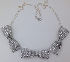 Rhinestone mesh bow necklace for gifts