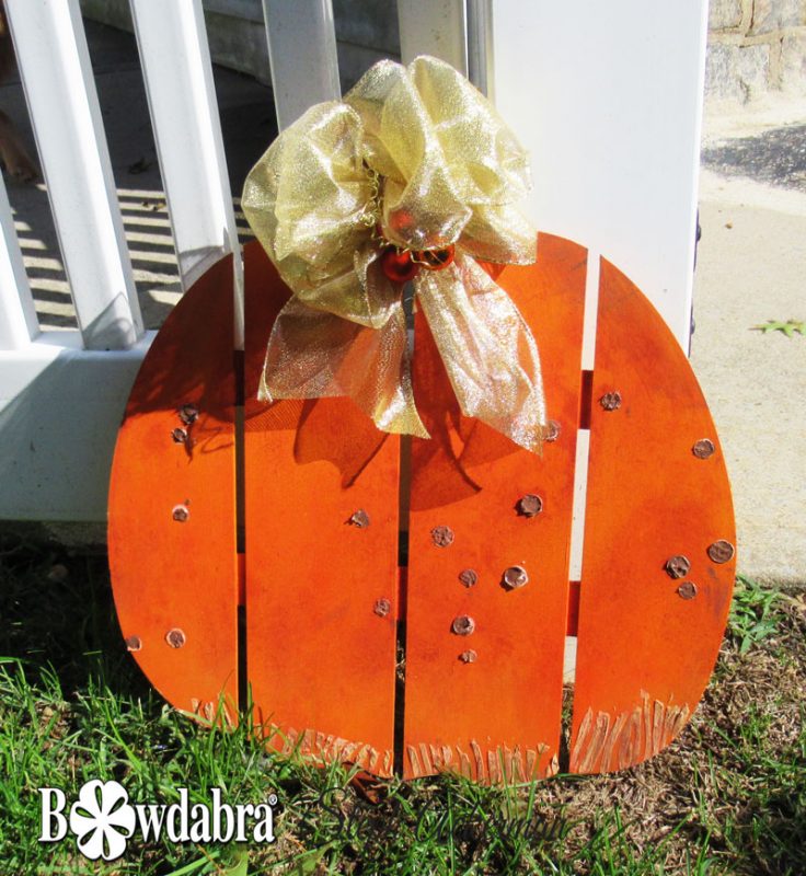 perfect DIY bows for Thanksgiving pumpkin décor