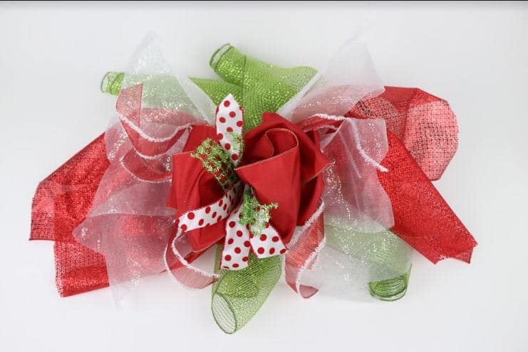 GREEN TULLE & RED CHRISTMAS BOW