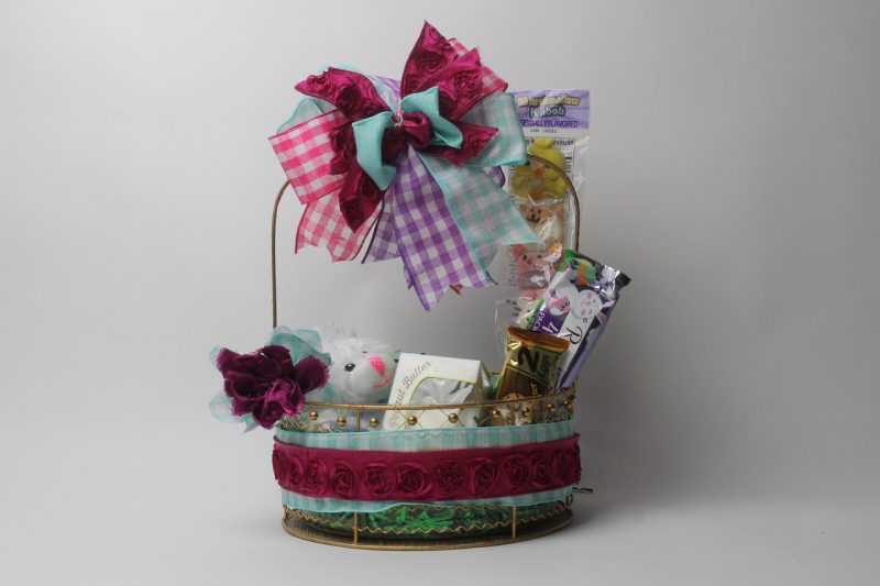 PRETTY EASTER BASKET DÉCOR