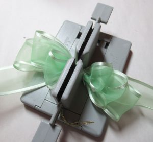 Tips to use bow maker tools for wedding bows