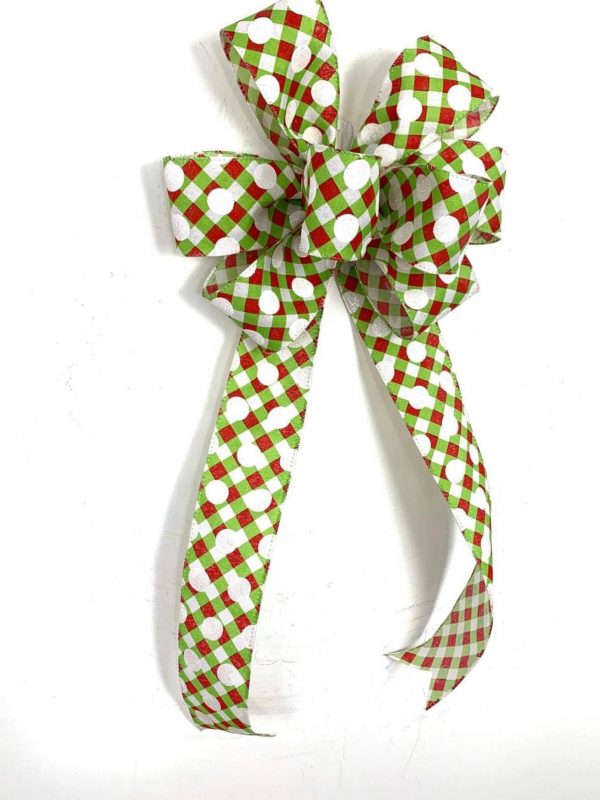  A Traditional bow with chequered ribbon roll