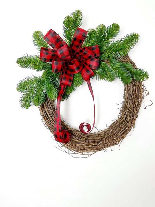 A gorgeous grapevine Christmas wreath