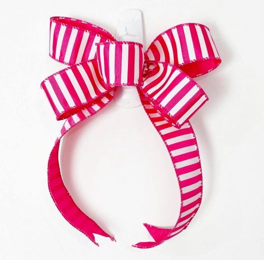 A simple Red-white check bow tie