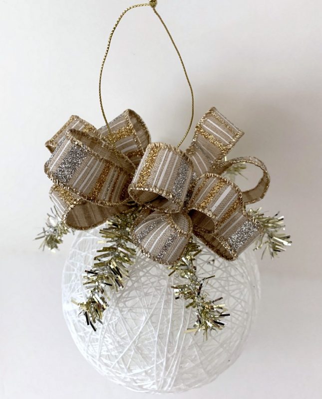 How to easily make a lovely Christmas ball ornament with string