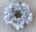 How to make a perfect winter wreath or centerpiece with Bowdabra