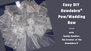 breathtaking wedding pew bow