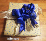 How to easily make a beautiful blue birthday gift bow in minutes